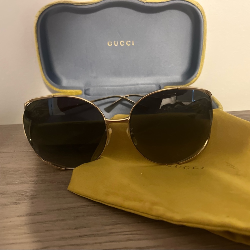100% authentic Oversized Gucci sunglasses
